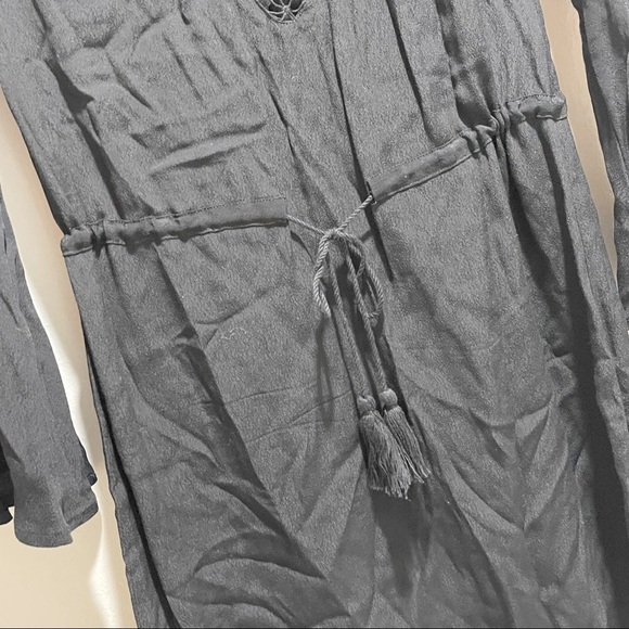 WYLDR LONDON LOS ANGELES Women’s Black Bell Sleeve Crochet Lace Inset Dress - Picture 4 of 10